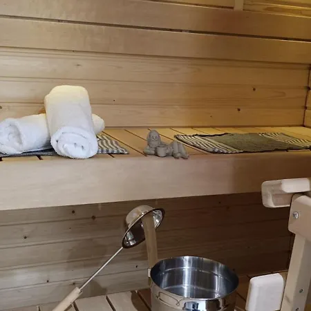 Bright And Cozy With Private Sauna And Parking 公寓 *